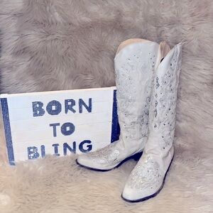 Gorgeous White sequined cowboy boots LIKE NEW size 6.5 GORGEOUS WEDDING